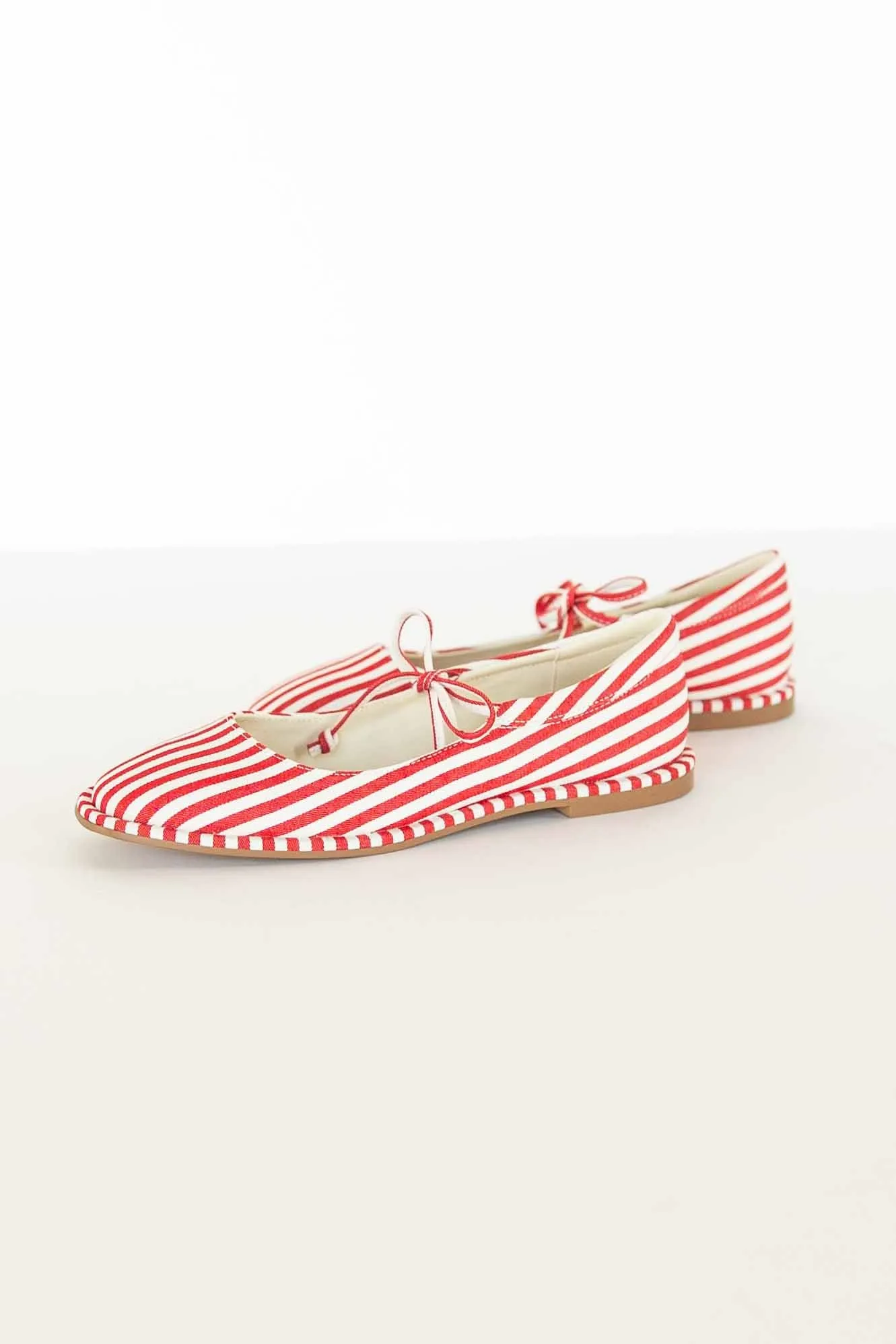 [COCONUTS BY MATISSE] GERRY RED STRIPE MARY JANES