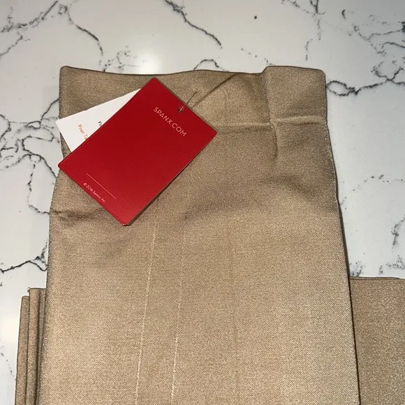 New Spanx OnCore High Waisted Mid Thigh Shaper