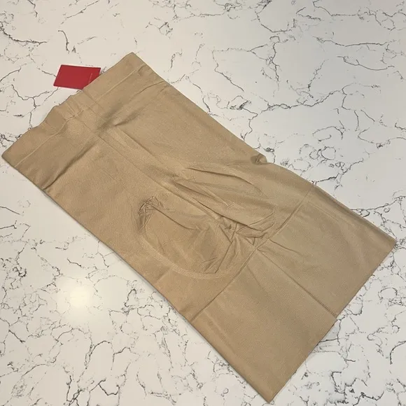 New Spanx OnCore High Waisted Mid Thigh Shaper