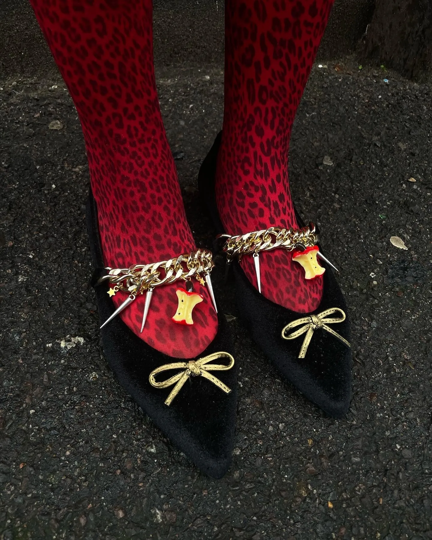 “Poison” ballet flats
