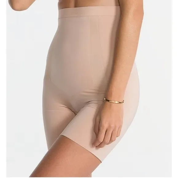 Spanx OnCore High-Waisted Mid-Thigh Shaper w2.