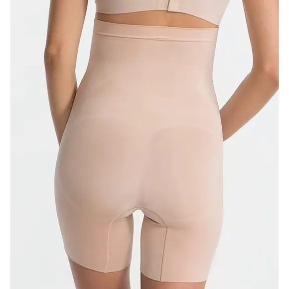 Spanx OnCore High-Waisted Mid-Thigh Shaper w2.