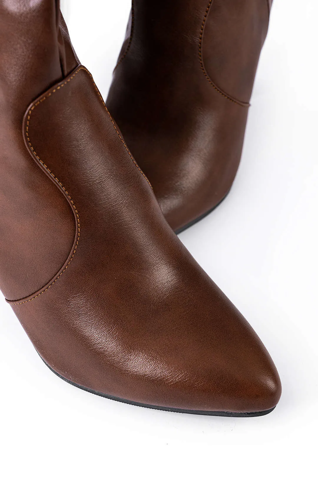 Tullia - Elegant and Versatile Woman's Knee High Boots